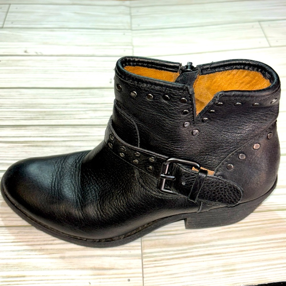 Söfft Black Leather Booties Boots Fall Winter Ready Women’s Size 8